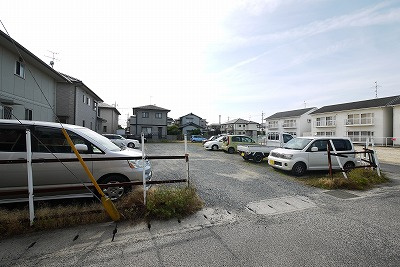 ぐらんめーるⅡの駐車場