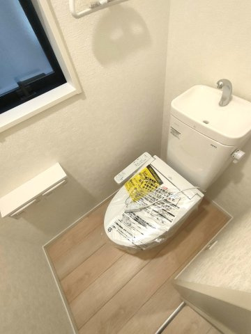 三郷市　戸ケ崎3丁目　新築戸建　全7棟のトイレ|ゆったりとした空間のトイレです