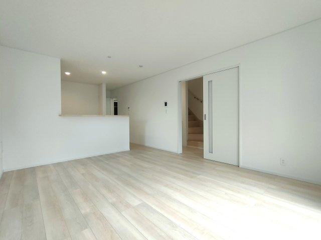 三郷市　戸ケ崎3丁目　新築戸建　全7棟の居間・リビング|ゆったり過ごせる居間です