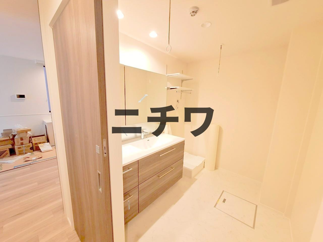 ＮＯＡＨ・Ｋ（ノアケー）の洗面所|広めの脱衣所・お洒落な独立洗面台付き・室内洗濯機置き場あり