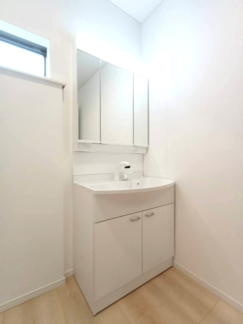 三郷市　戸ケ崎3丁目　新築戸建　全7棟の洗面所|広い洗面スペース