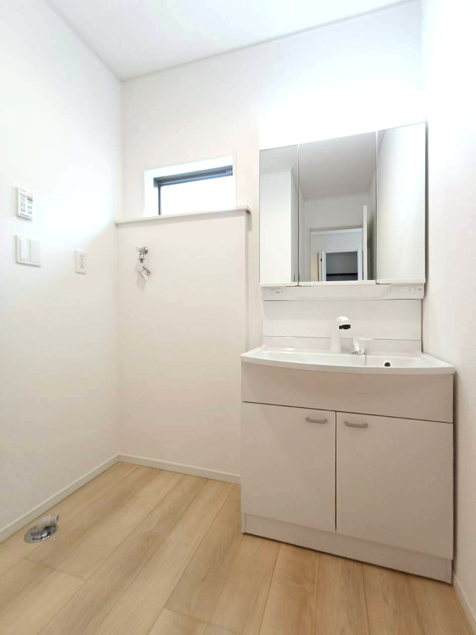 三郷市　戸ケ崎3丁目　新築戸建　全7棟の洗面所|ゆったりとスペースのある洗面所