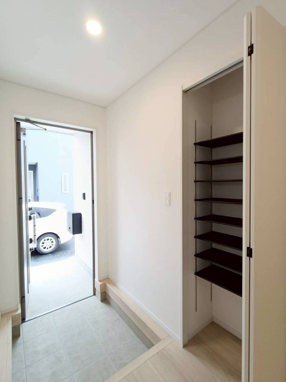 三郷市　戸ケ崎3丁目　新築戸建　全7棟の玄関|玄関です