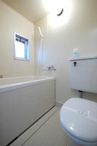 ぐらんめーるⅡの浴室|※写真は別の部屋のものです。