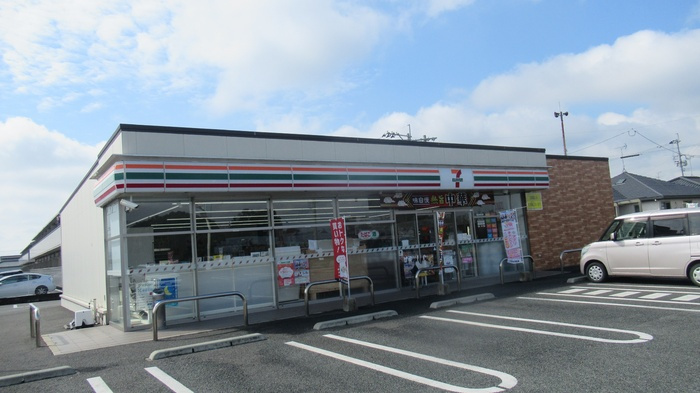 ラ・フェスタの周辺