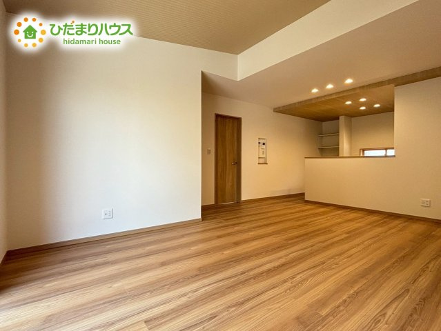 深谷市荒川　第1期　新築一戸建て　ワイウッドコート　07の居間・リビング