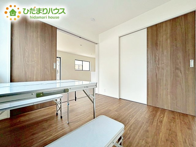 【洋室】 | ひたちなか高場10期　新築戸建 | リビングと続き間設計なので、家族の目が届き、子供が安心して過ごせる間取りです。