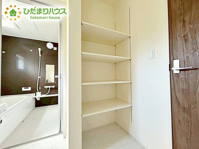 【収納】 | ひたちなか高場10期　新築戸建 | ゆったりとした洗面所には物置き場を完備！洗剤置き場にも便利です(^^)/