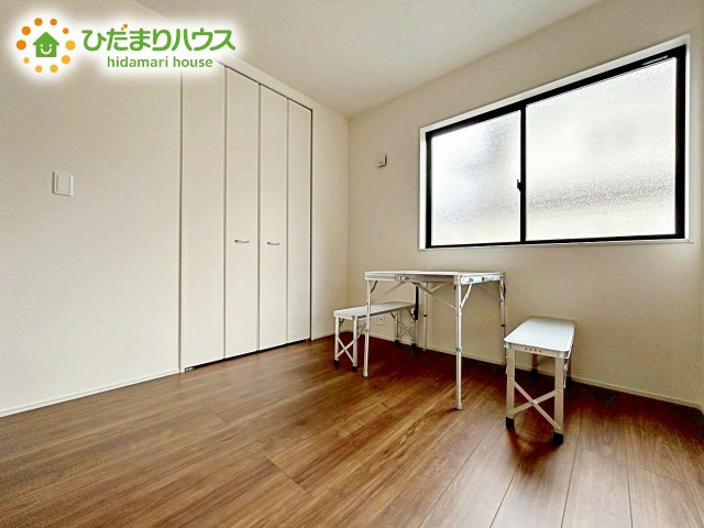 【洋室】 | ひたちなか高場10期　新築戸建 | 客間としてもお子様のプレイルームとしてもご活用頂けます。将来は寝室としても利用でき二階に上がらず生活導線を作ることができ大変重宝するスペース！