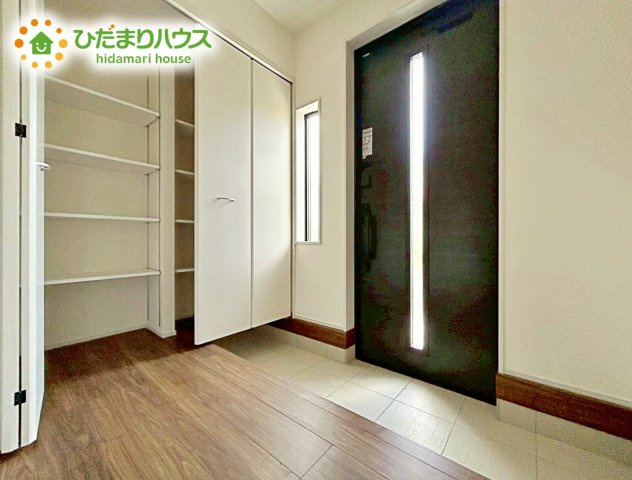 【玄関】 | ひたちなか高場10期　新築戸建 | 大容量のシューズクローゼットをご用意いたしました。お家の顔とも言える玄関は上手に収納してキレイを保ちたいですね♪
