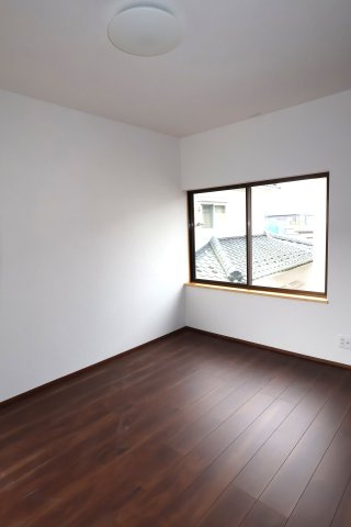 今町7丁目　中古戸建　（内外装リフォーム済）の洋室