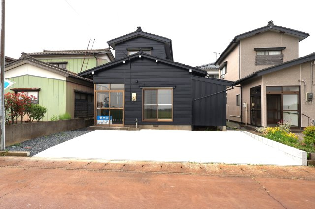 今町7丁目 中古戸建 （内外装リフォーム済） 徒歩3分の場所に見附市立
