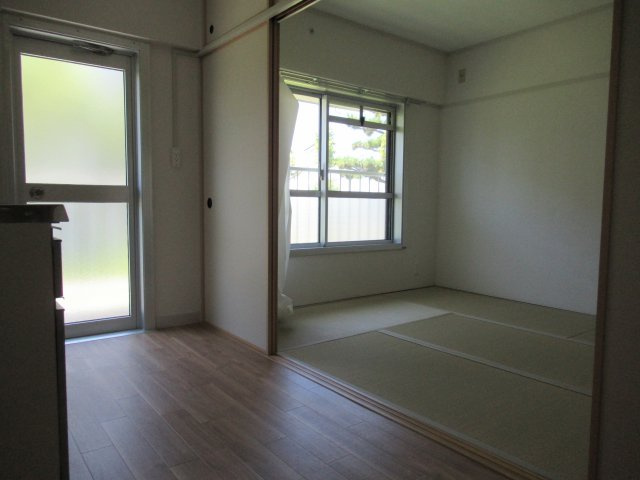 上高丸３Ｋの居間・リビング|こちらのリビングで趣味の時間をお楽しみください