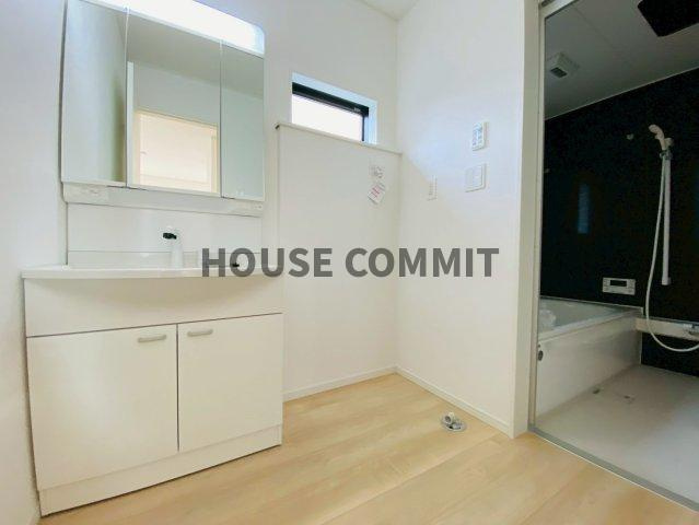 八街に第１７　新築3号棟の独立洗面台