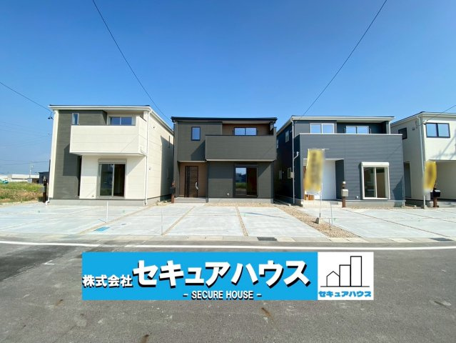 【今からご案内可能】知多市八幡字宗作 全6棟 の外観|■現地外観写真（左から1．2．３号棟）
駐車並列2台可能！オプション工事でカーポート設置などいかがでしょうか。その他にも、フェンスなどの「オプション工事」もご提案いたします♪