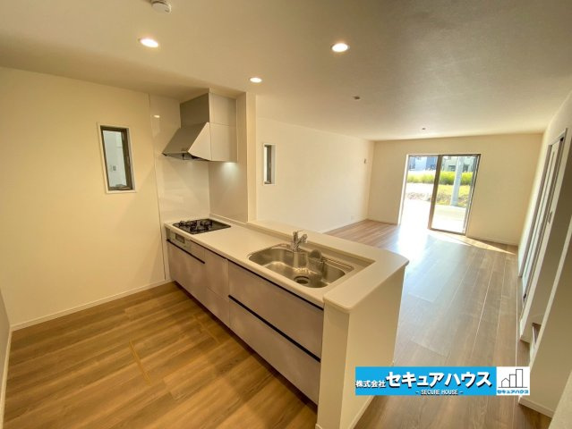 【今からご案内可能】知多市八幡字宗作 全6棟 のキッチン|■約18.25帖のLDK　
お気軽にお問い合わせください♪
■株式会社　セキュアハウス■
住宅ローンに強く、知識、経験豊富なスタッフ在籍
お客様に寄り添い、ご成約後もサポート致します。