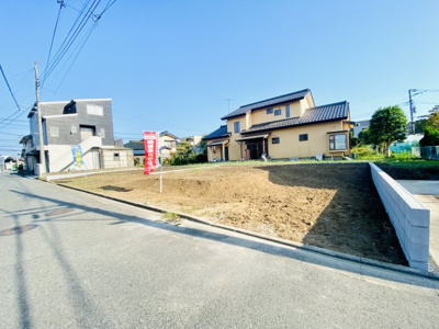 【外観】 | 湘南台駅 藤沢市遠藤／建築条件なし売地２区画の旧区画整理地内-52-23- | 広い道路に面した明るく開放感のある住宅地です両サイドは隣地通路につき角地のような解放感。陽当たりも良好な分譲地となります！