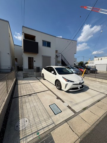 カーサクアトロ土橋の駐車場