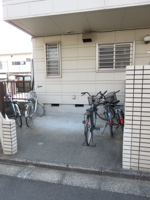 ヴィラ・エヴァ・グリーンのその他共用部分|★自転車置場★