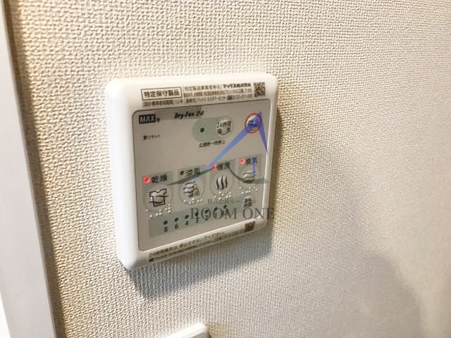 Ｆ−ＢＡＳＥ  Ｅａｓｔ　Ⅱの設備|浴室乾燥機パネルです。