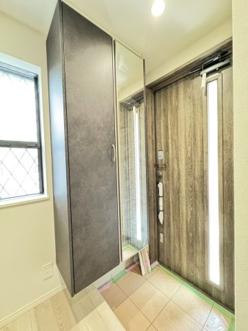 杉並区本天沼3丁目　整形角地　快適コンパクト邸宅の玄関