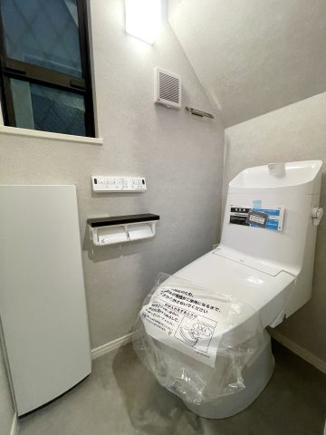 杉並区本天沼3丁目　整形角地　快適コンパクト邸宅のトイレ