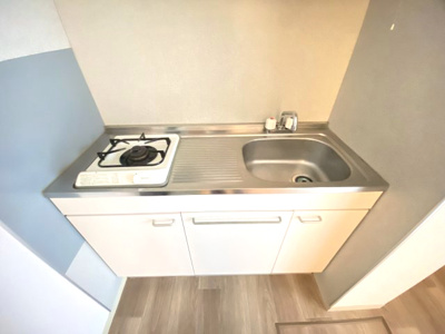 【キッチン】 | カメリヤハイツ | コンパクトながら作業スペースがきちんとあります。