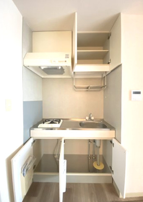 【キッチン】 | カメリヤハイツ | 収納力のあるキッチンです。