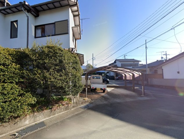 中古住宅　富士宮市大岩４ＤＫの前面道路含む現地写真