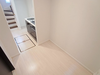 【内装】 | Felice Kobe | キッチンスペース、この下に地下室収納が有るんです