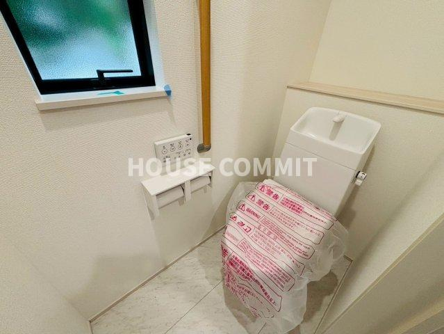 成田市郷部　新築戸建て　B号棟のトイレ