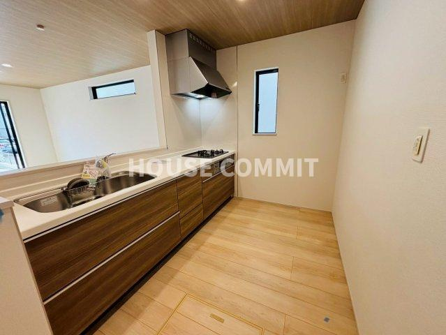 成田市郷部　新築戸建て　B号棟のキッチン