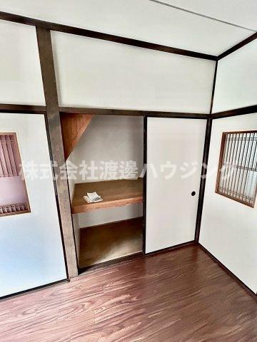 横小路町1丁目一戸建の収納