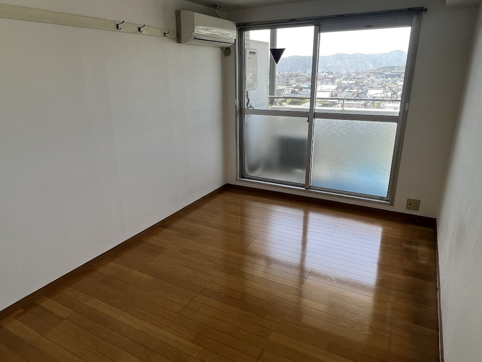 プラザ出水通の洋室