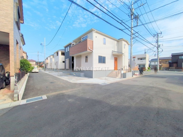 越谷市大字大泊 新築分譲住宅 全6棟 6号棟の前面道路含む現地写真