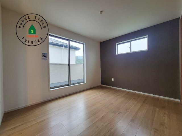 春日市白水ヶ丘2丁目第2-2棟（2号棟）の寝室|主寝室には収納力に優れたクローゼットがありますので、お部屋もすっきり片付きます。