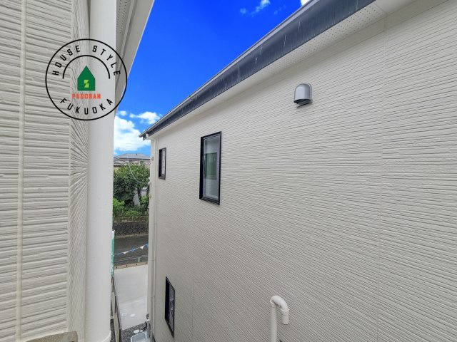 春日市白水ヶ丘2丁目第2-2棟（2号棟）の展望|窓から緑が見える物件も魅力的です。