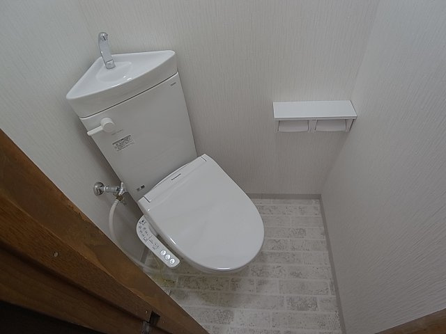 菊水町10丁目貸家のトイレ|ウォシュレット導入