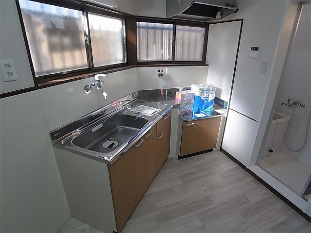 菊水町10丁目貸家のキッチン|広いキッチンスペース