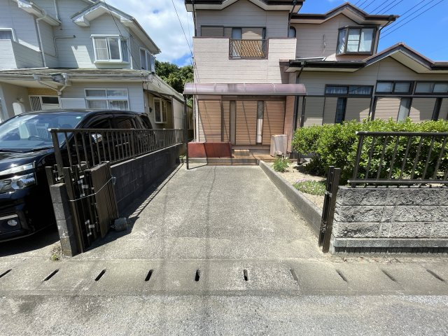 山武市富口の中古一戸建の駐車場