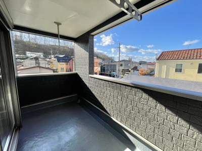 【バルコニー】 | 【新築戸建て】秋田市千秋中島町 | 写真は完成イメージです。
お天気の良い日には、外の空気を感じながらリラックスできる空間です♪