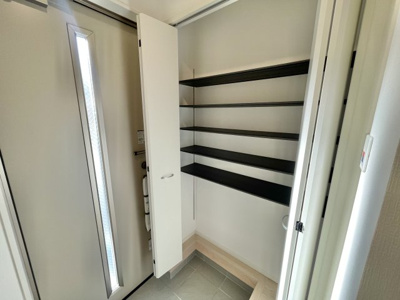 【冷暖房・空調設備】 | 【新築戸建て】秋田市千秋中島町 | 写真は完成イメージです。
リビングにエアコンを標準装備、快適な温度で一年中過ごしやすい空間を実現します♪
