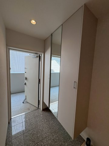 アルファステイツ新町の玄関