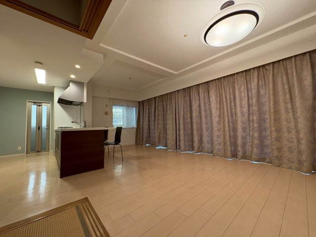 アルファステイツ新町の居間・リビング