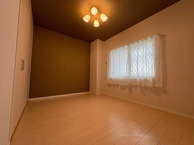 アルファステイツ新町の洋室