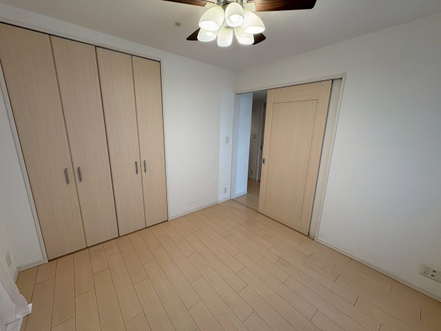 アルファステイツ新町の洋室