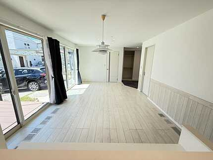 広島市安佐南区山本新町５丁目　中古一戸建て(JS)の居間・リビング