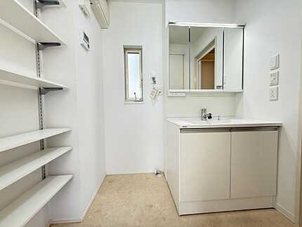 広島市安佐南区山本新町５丁目　中古一戸建て(JS)の独立洗面台