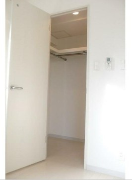 【収納】 | ユーノ新宿柏木 | クローゼット完備。