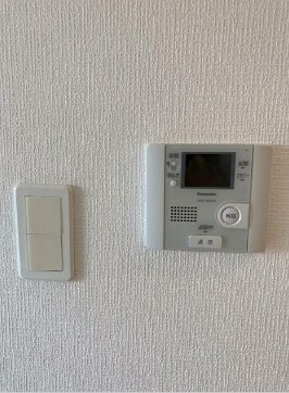 【セキュリティ】 | ユーノ新宿柏木 | モニター付きインターホンで防犯面も安心です！